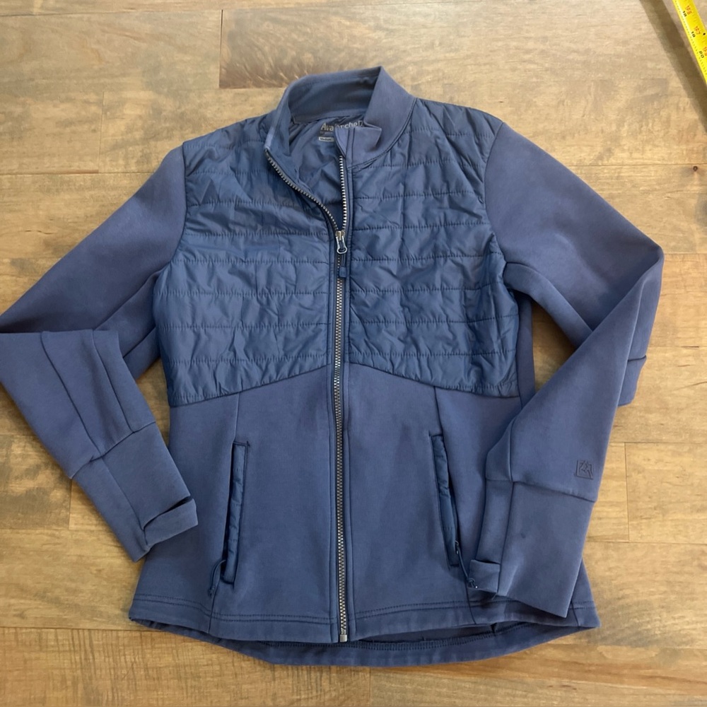 Avalanche outdoor supply company Ladies Full Zip Jacket, Sz M, Blue